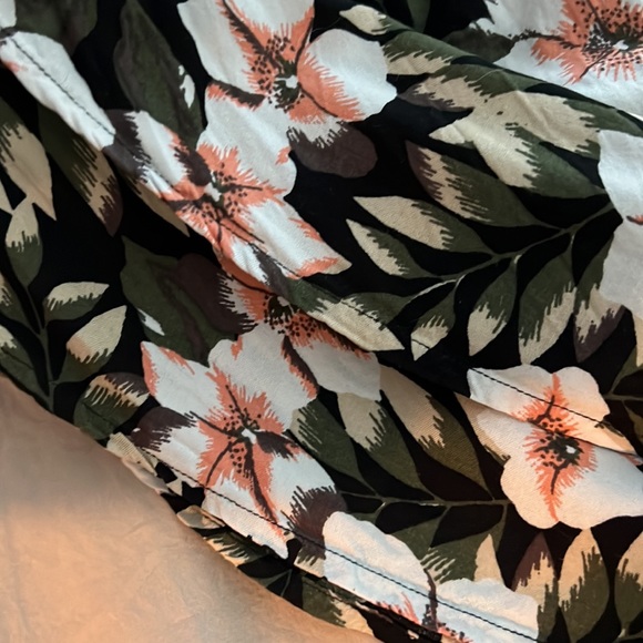 Tropical Halter Crop Top - Picture 3 of 3